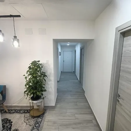Nives House רומא