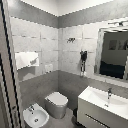 Nives House בית הארחה